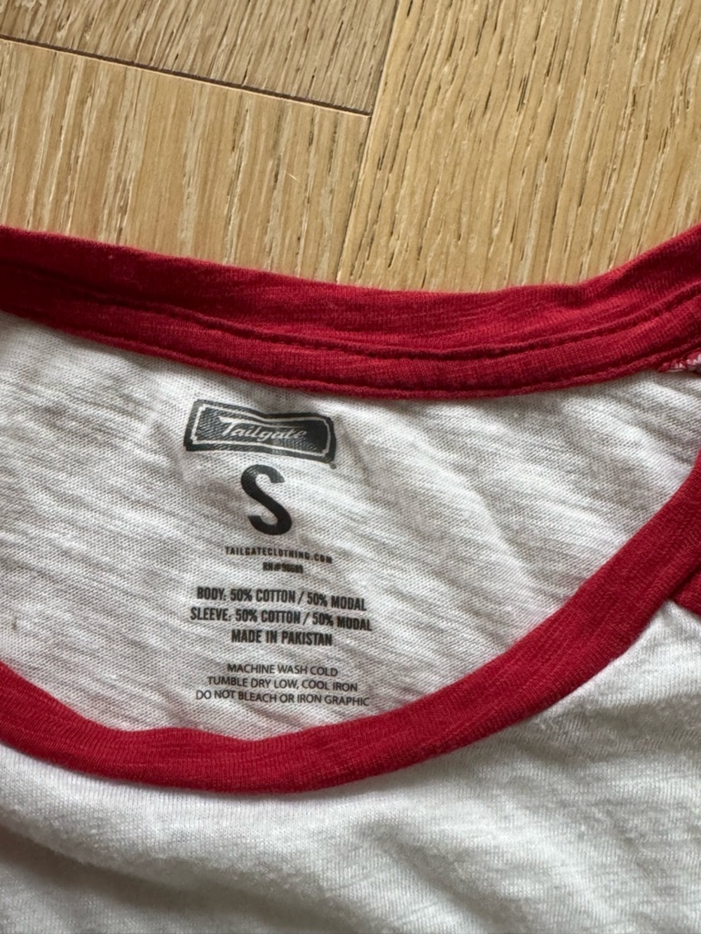 Wisconsin Badgers Red & White Raglan 3/4 Long Sleeve Tee with Badger Graphic - Picture 4 of 4